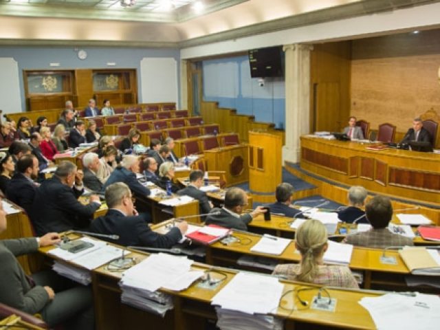 UMHCG: Vlada i Skupština da ne postupaju suprotno međunarodnim garancijama već da progresivno garantuju ostvarivanje prava osoba s invaliditetom i njihovih porodica